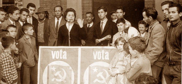 Laura „Mirka“ Polizzi in den 1950er Jahren auf einer Wahlveranstaltung